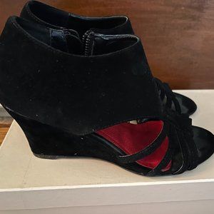 BB Dakota Black Suede Wedges